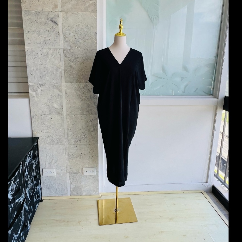 0036/ Black Maxi Dress Crinkle Airflow Material